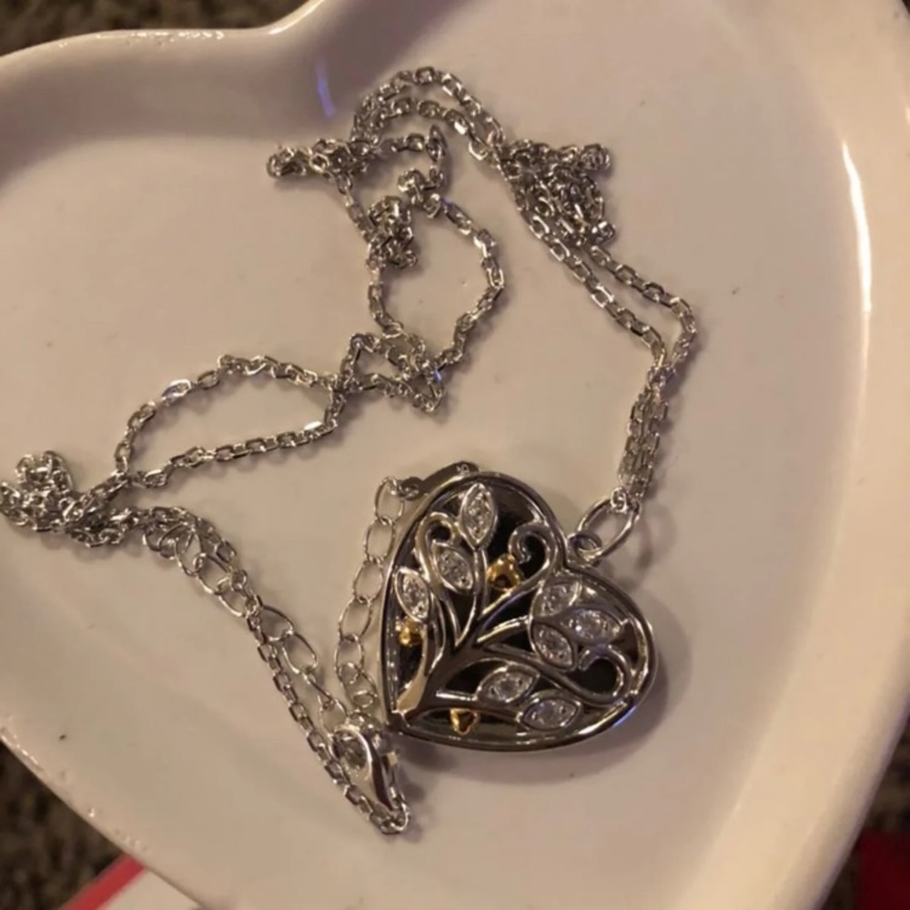 Family tree necklace